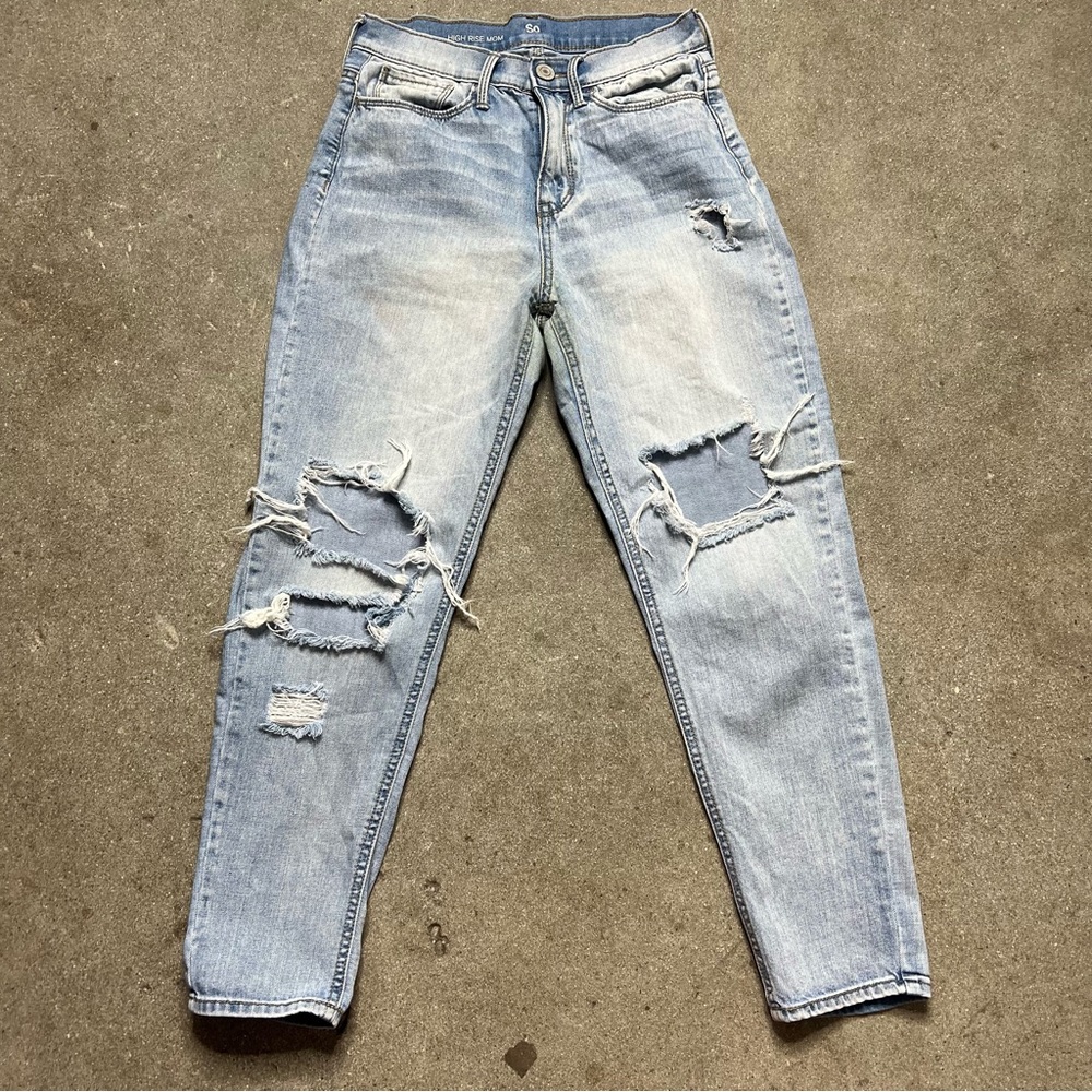 Distressed Mom Jeans 💙✨